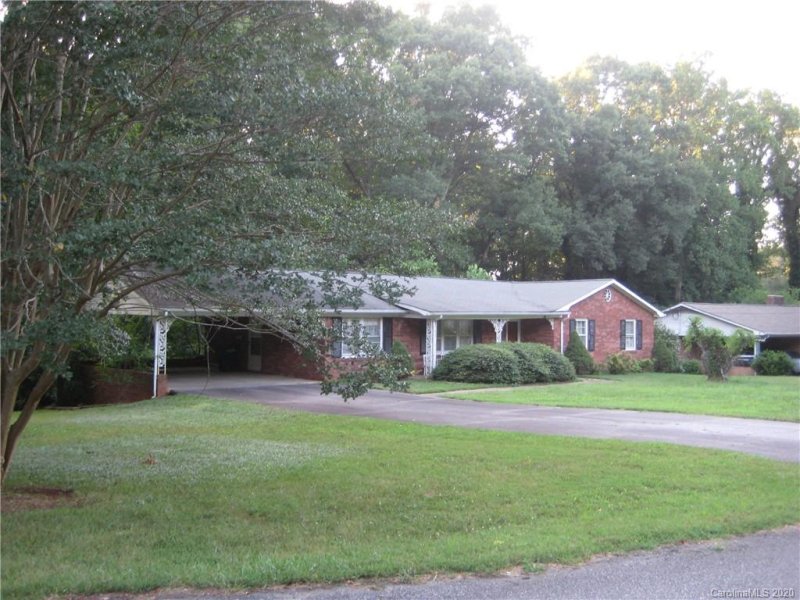 Property image 2 at 524 Berkshire Drive, Statesville, NC 28677