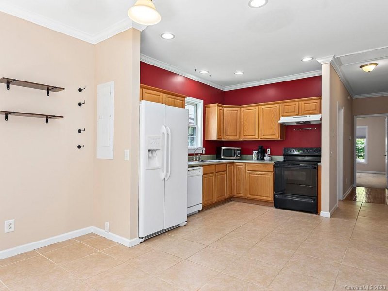 Property image 4 at 155 Laurel Loop, Asheville, NC 28806