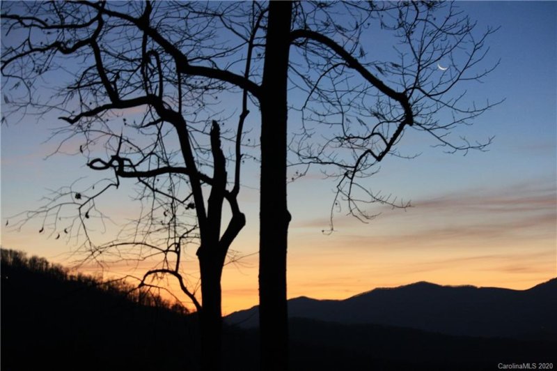 Property image 4 at 39 Mark Twain Road, Asheville, NC 28805