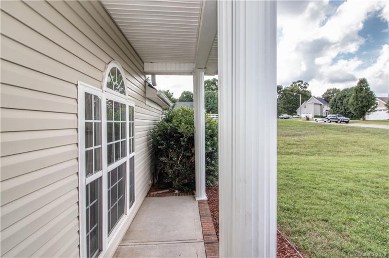 Property image 4 at 118 Heathrow Lane, Statesville, NC 28677