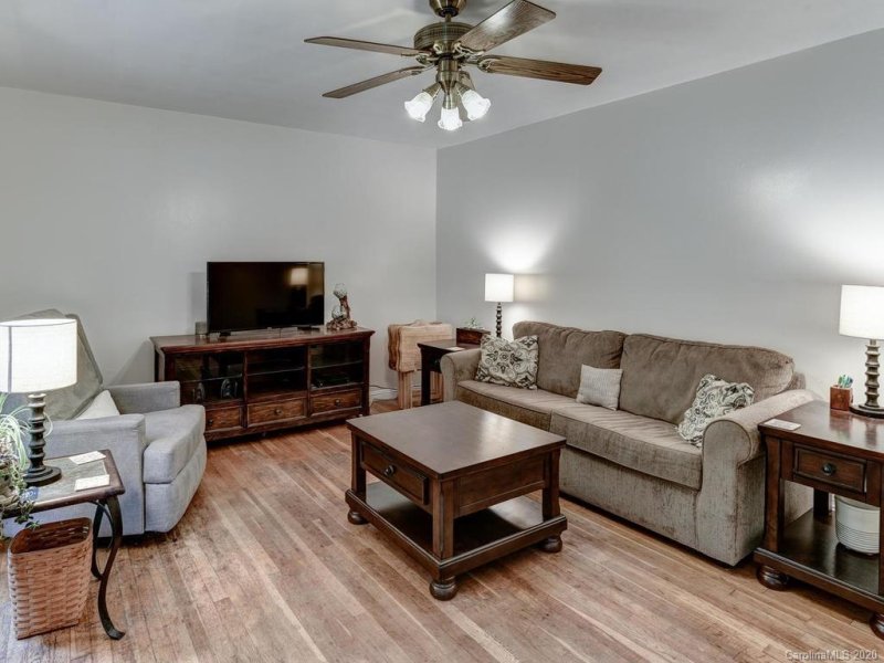 Property image 3 at 60 Skyview Terrace, Asheville, NC 28806