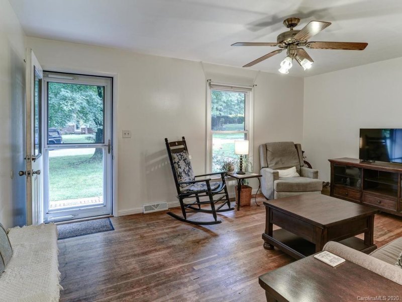 Property image 4 at 60 Skyview Terrace, Asheville, NC 28806