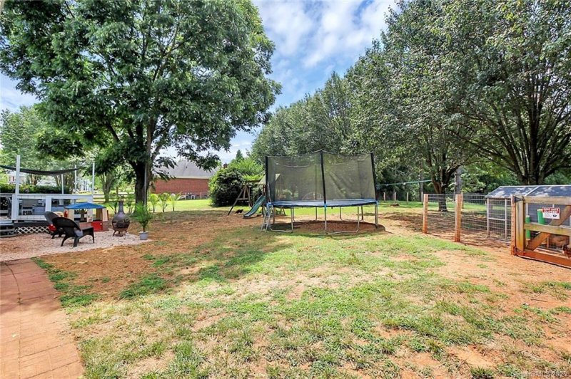 Property image 5 at 7930 White Cliffs Drive, Mint Hill, NC 28227