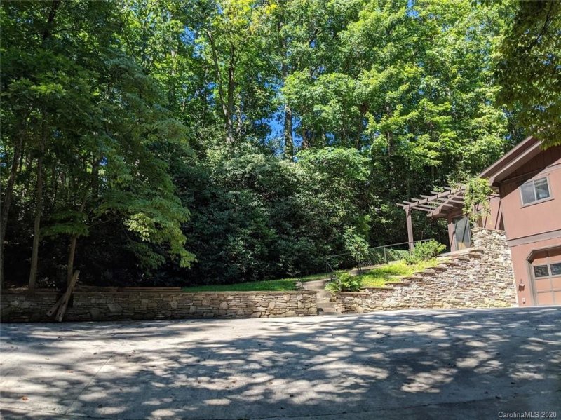 Property image 4 at 54 Jp Huggins Drive, Hendersonville, NC 28792