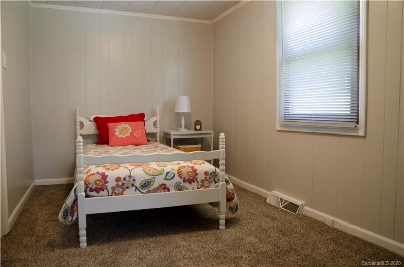 Property image 2 at 603 Apple Street, Gastonia, NC 28054