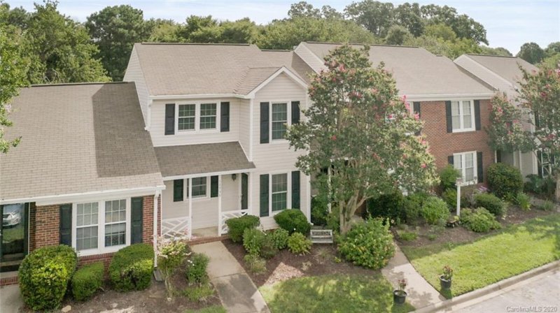 Property image 2 at 10939 Winterbourne Court, Charlotte, NC 28277