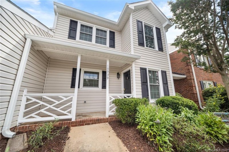 Property image 3 at 10939 Winterbourne Court, Charlotte, NC 28277