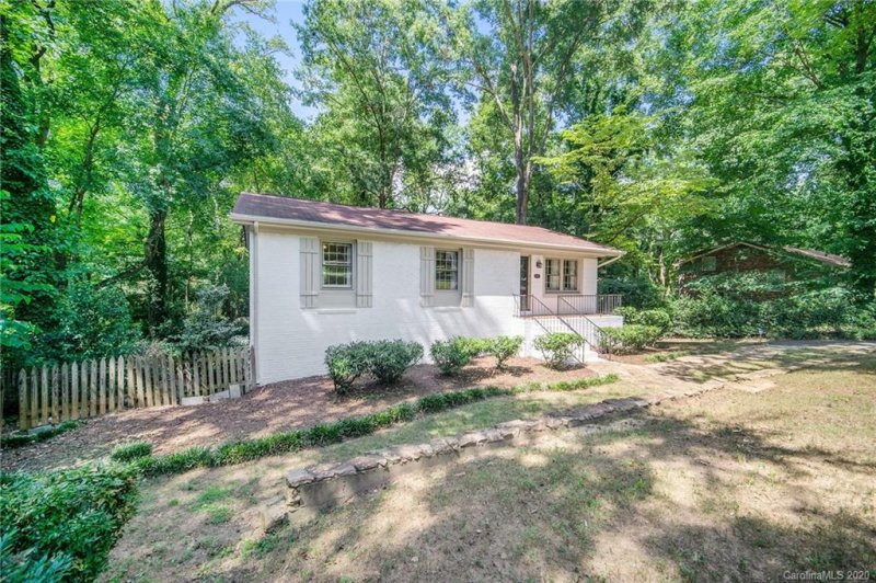 Property image 2 at 5701 Charing Place, Charlotte, NC 28211