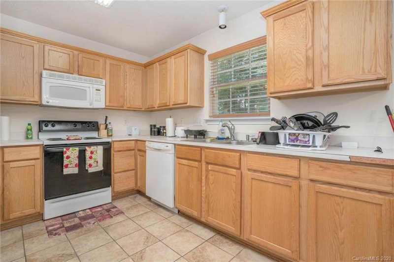 Property image 3 at 4723 Sahalee Lane, Charlotte, NC 28216