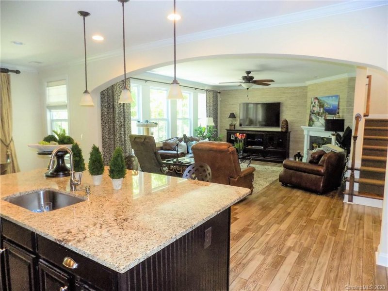 Property image 4 at 2315 Island Lake Drive, Charlotte, NC 28214