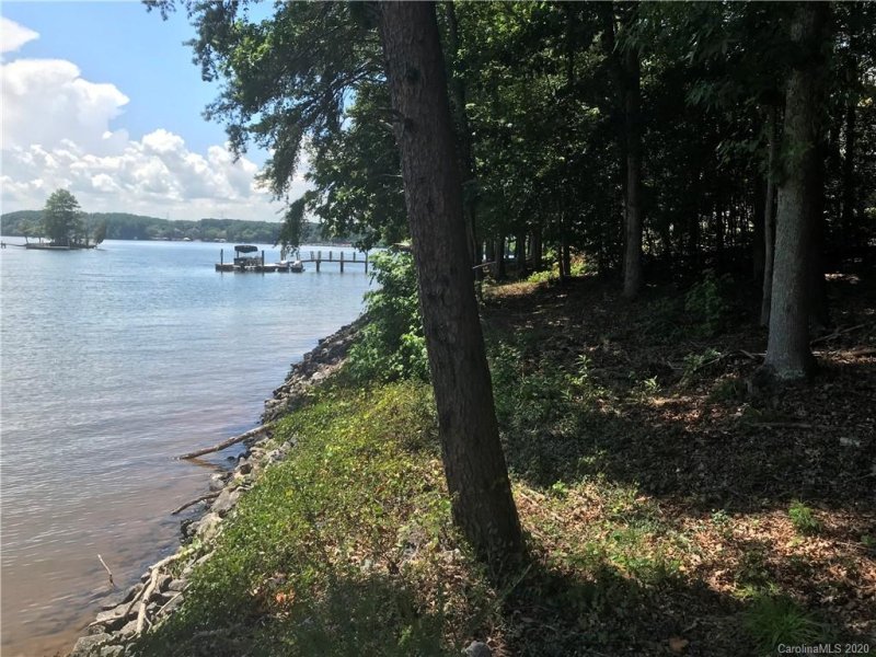 Property image 3 at 111 Nautilus Court, Troutman, NC 28166