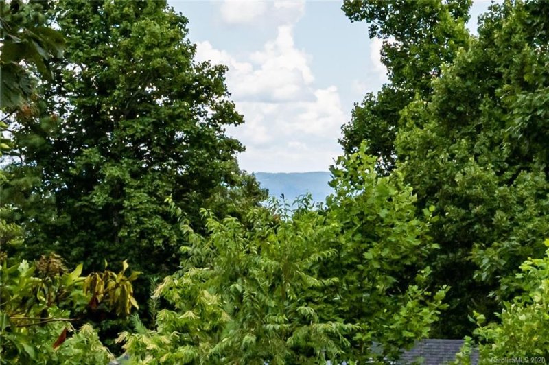 Property image 2 at 53 Dusky Court, Hendersonville, NC 28739