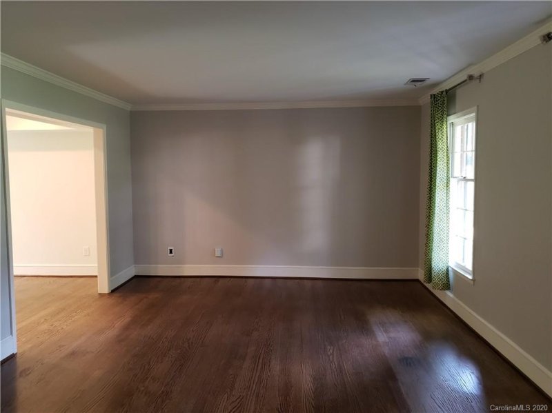 Property image 3 at 821 Greentree Drive, Charlotte, NC 28211