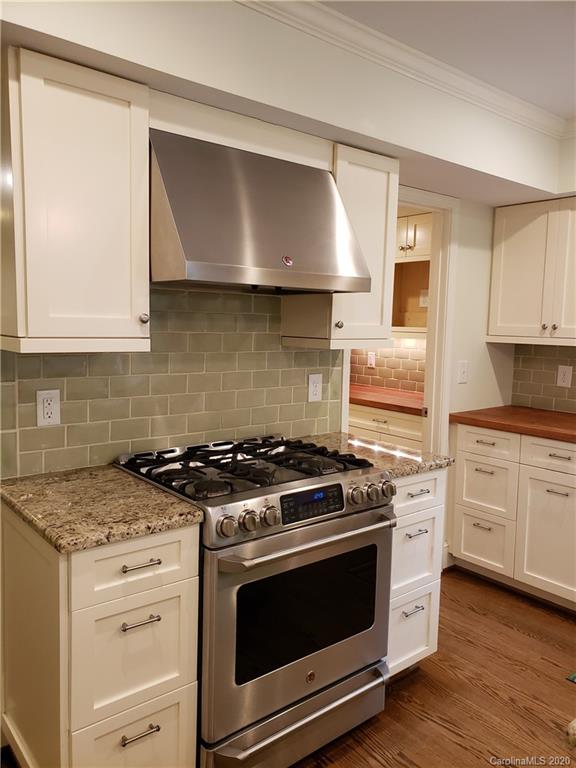 Property image 5 at 821 Greentree Drive, Charlotte, NC 28211