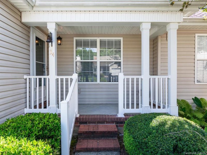 Property image 2 at 34 N Woodridge View Court, Hendersonville, NC 28791