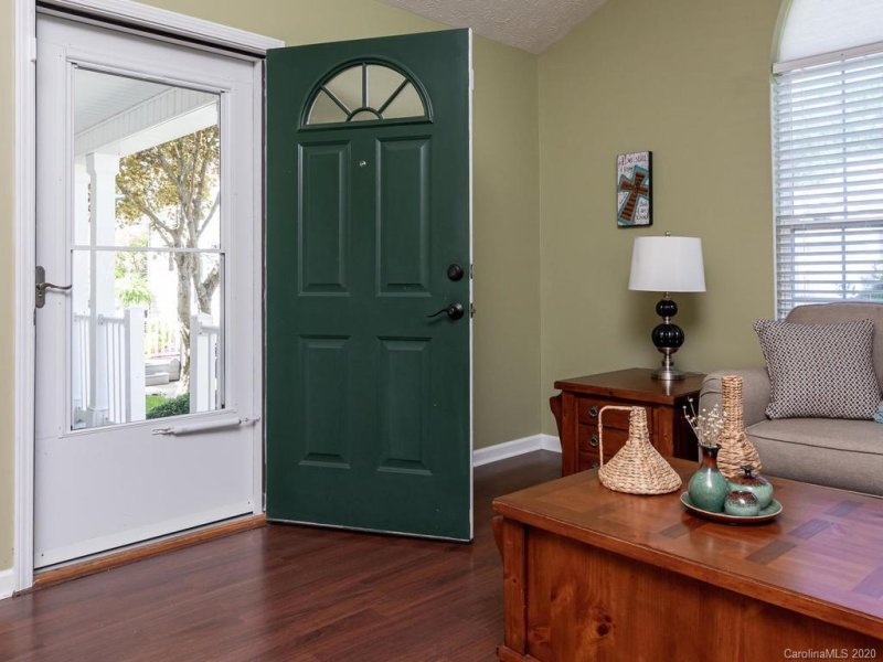 Property image 3 at 34 N Woodridge View Court, Hendersonville, NC 28791