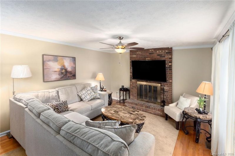 Property image 4 at 73 Robinson Avenue, Asheville, NC 28803