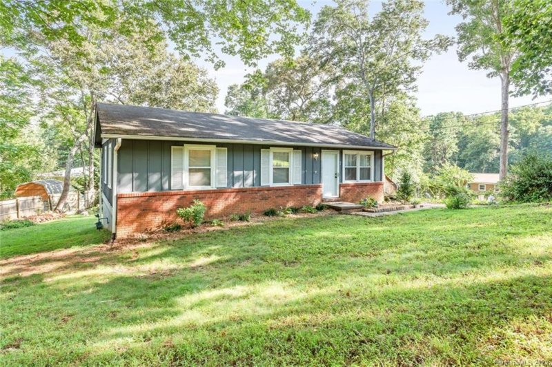 Property image 2 at 7 Clement Place, Asheville, NC 28805