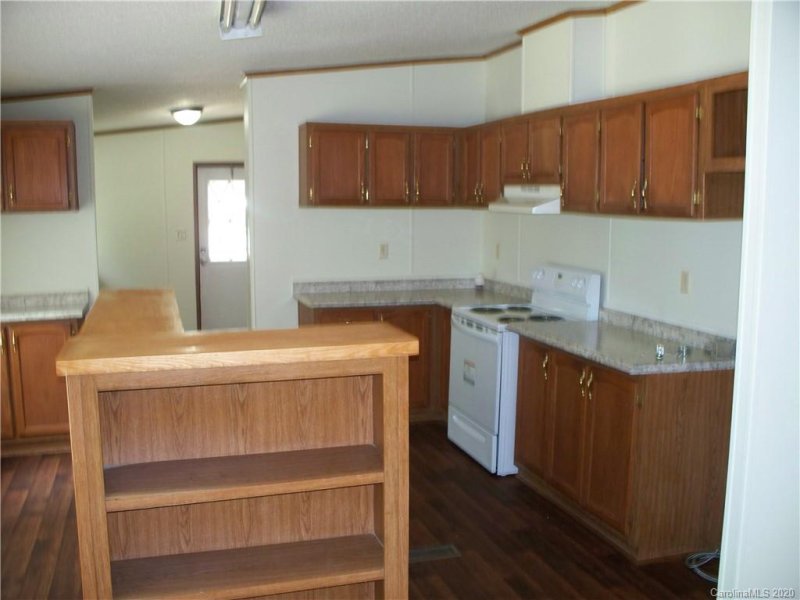 Property image 3 at 166 Castle Court, Kings Mountain, NC 28086