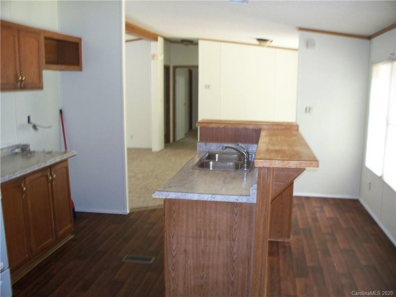 Property image 5 at 166 Castle Court, Kings Mountain, NC 28086