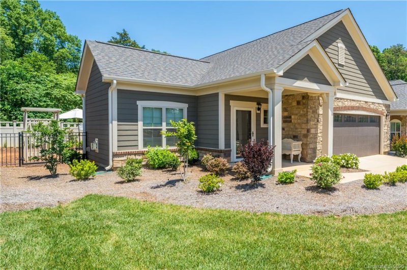 Property image 2 at 7913 Parknoll Drive, Huntersville, NC 28078