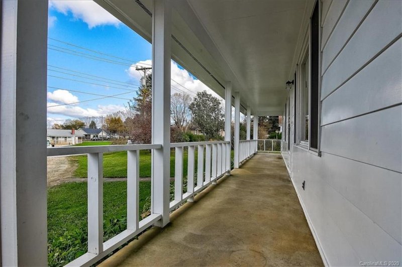 Property image 3 at 413 Substation Street, Hendersonville, NC 28792