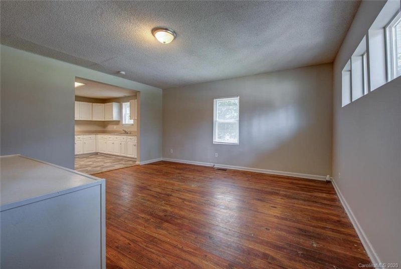 Property image 5 at 914 W 2nd Avenue, Gastonia, NC 28052