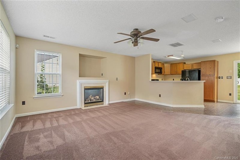 Property image 3 at 4706 Sahalee Lane, Charlotte, NC 28216