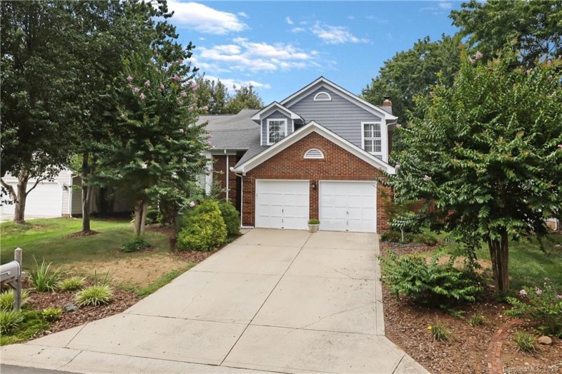 6815 Oldecastle Court