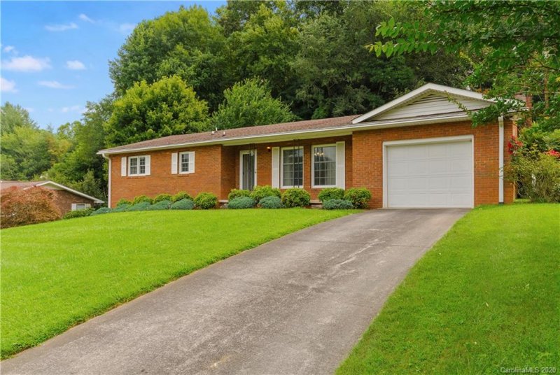 Property image 2 at 143 Auburn Park Drive, Waynesville, NC 28786