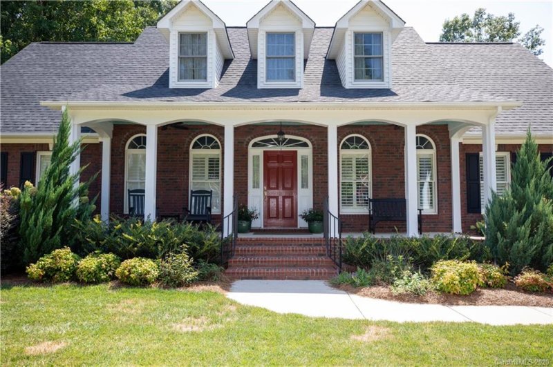 1489 Summit View Drive