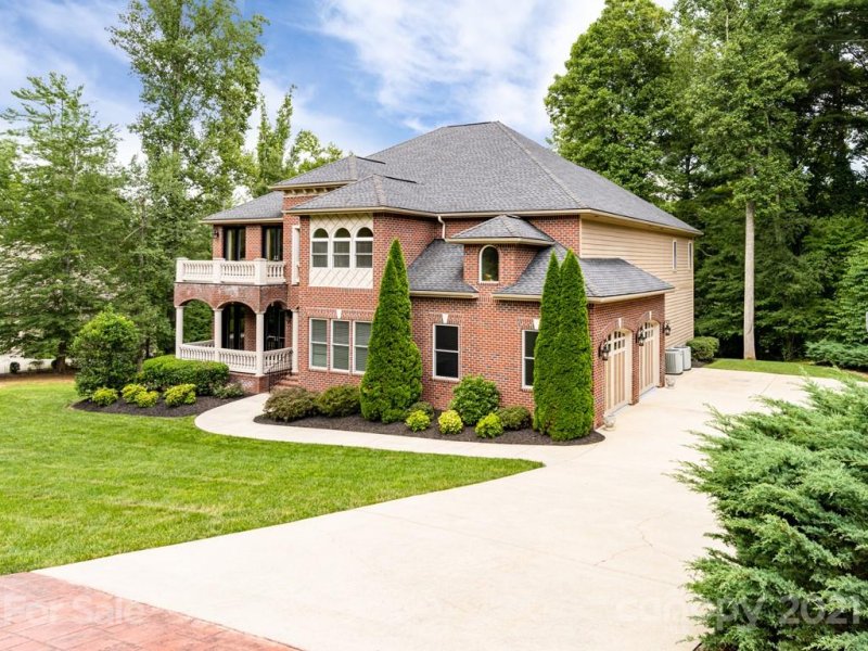 Property image 2 at 199 Benhurst Court, Hendersonville, NC 28791