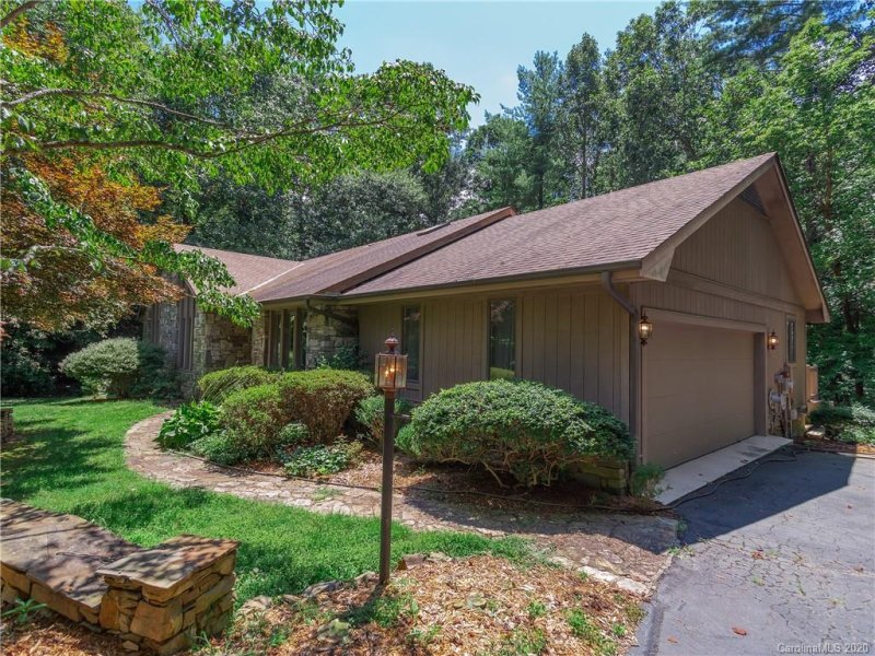 Property image 2 at 20 Legendary Road, Hendersonville, NC 28791