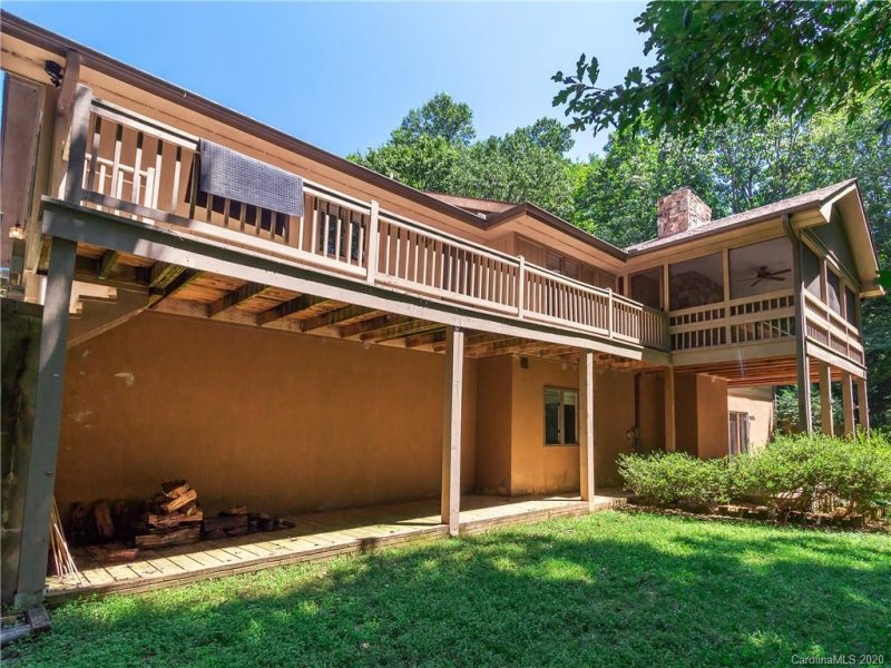 Property image 4 at 20 Legendary Road, Hendersonville, NC 28791