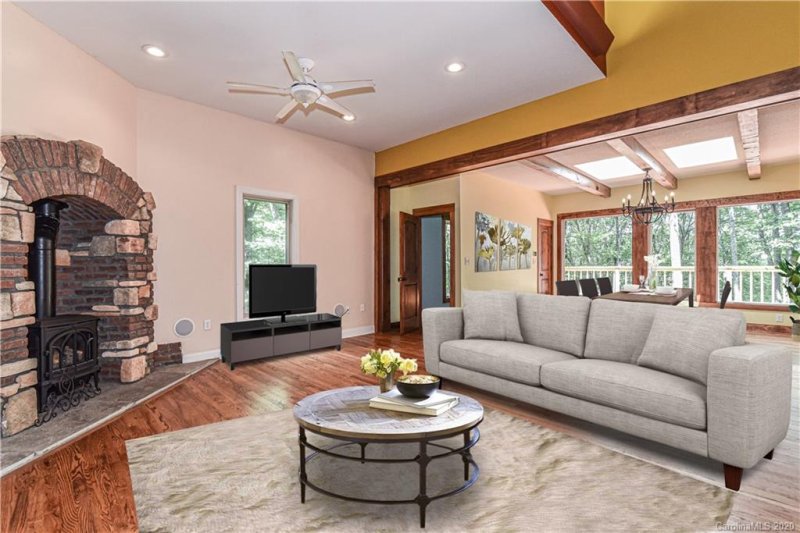 Property image 2 at 110 Mountain Creek Drive, Swannanoa, NC 28778