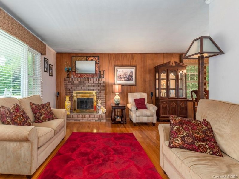 Property image 2 at 16 Mayfair Drive, Candler, NC 28715