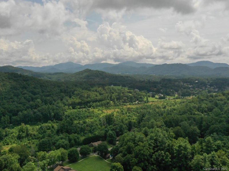 Property image 5 at 10 Chipping Green Drive, Arden, NC 28704