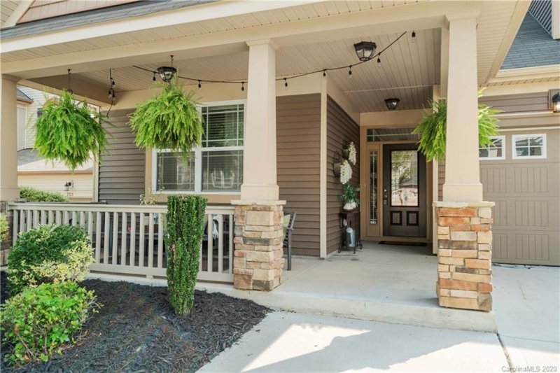 Property image 2 at 7125 Toxaway Lane, Charlotte, NC 28269