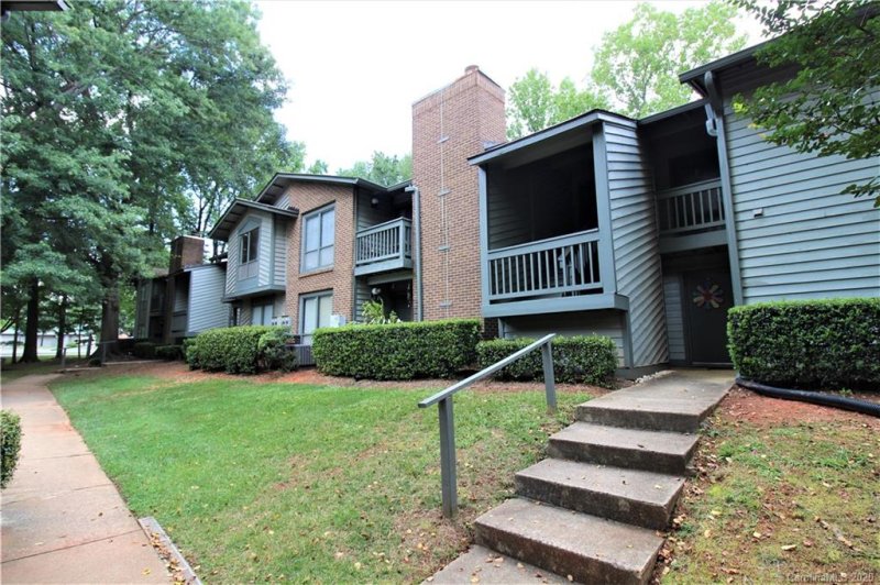 Property image 2 at 5012 Sardis Road, Charlotte, NC 28270