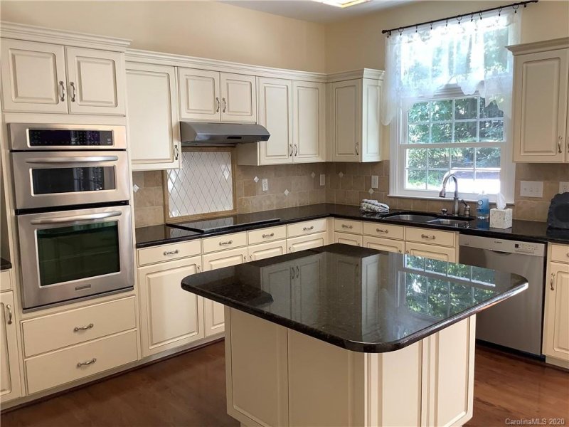 Property image 2 at 136 Wynswept Drive, Mooresville, NC 28117