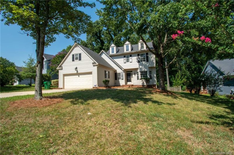 Property image 2 at 5401 Timberbluff Drive, Charlotte, NC 28216