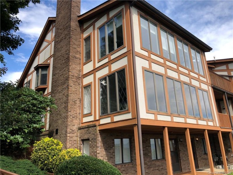 Property image 2 at 1204 Fleetwood Plaza, Hendersonville, NC 28739