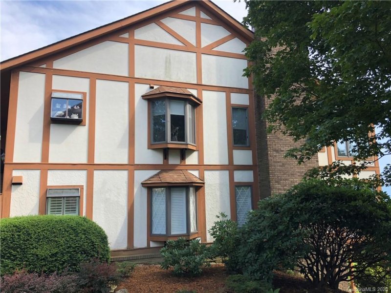 Property image 3 at 1204 Fleetwood Plaza, Hendersonville, NC 28739