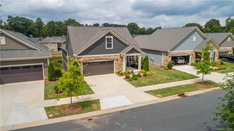 Property image 2 at 8028 Parknoll Drive, Huntersville, NC 28078