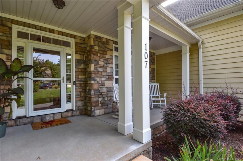 Property image 2 at 107 Lakeshore Hills Drive, Mooresville, NC 28117