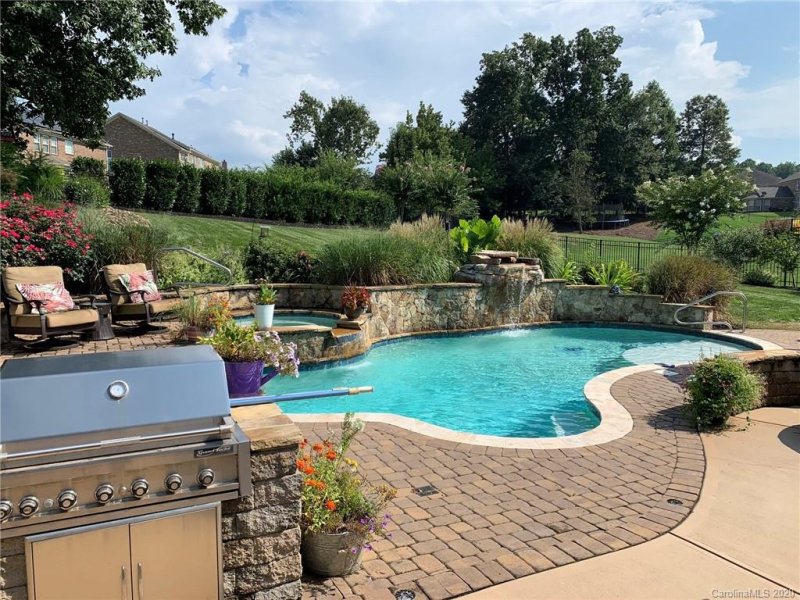 Property image 3 at 145 Sansome Road, Mooresville, NC 28115