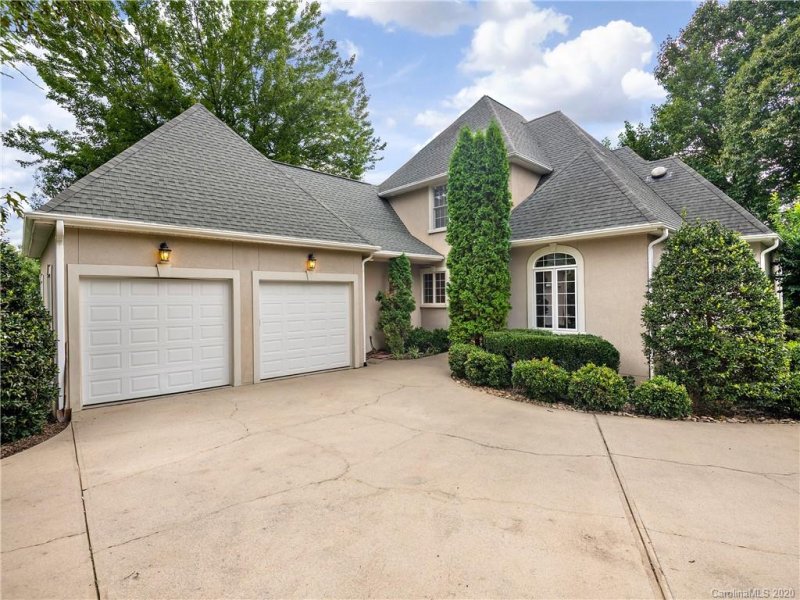 Property image 2 at 105 Mistletoe Trail, Hendersonville, NC 28791