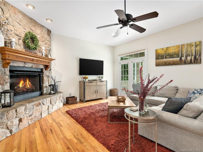 Property image 4 at 105 Mistletoe Trail, Hendersonville, NC 28791