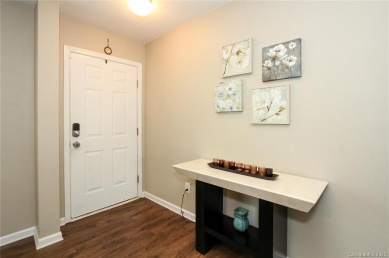 Property image 3 at 2402 Dewey Creek Lane, Charlotte, NC 28216