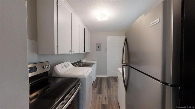 Property image 4 at 2852 Willow Street, Charlotte, NC 28208